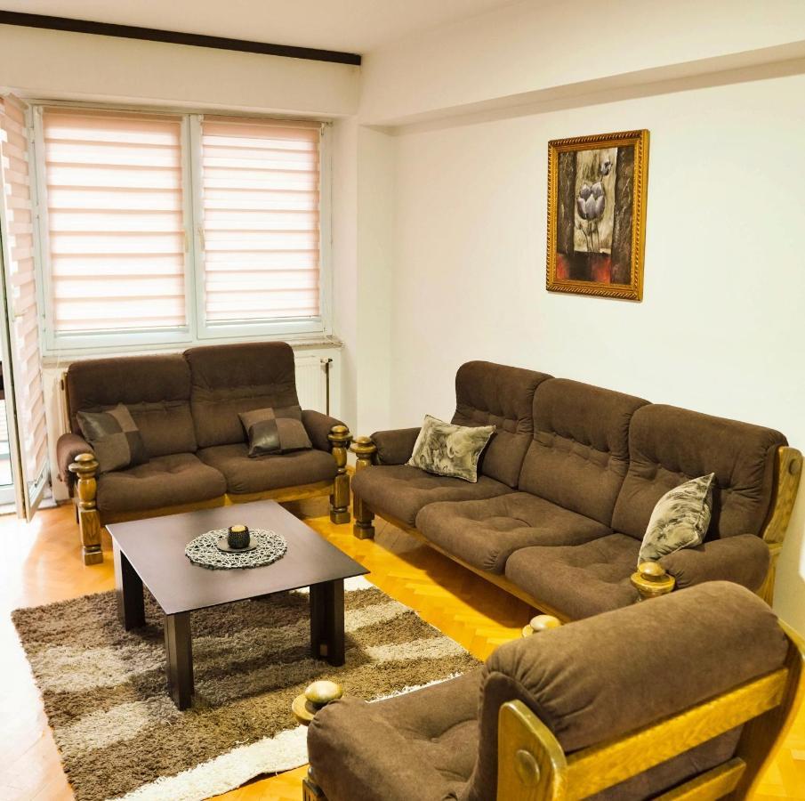 Vijecnica View 2Bdr Apartment With Balcony - Best Location ซาราเยโว ภายนอก รูปภาพ
